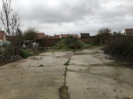 Vestige d’un hangar à avion allemand en « T » à Amy (France – Oise)