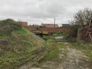 Vestige d’un hangar à avion allemand en « T » à Amy (France – Oise)