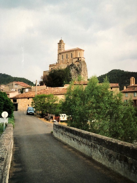 Eglise Notre Dame de Consolation à Pierrelongue (France – Drôme)